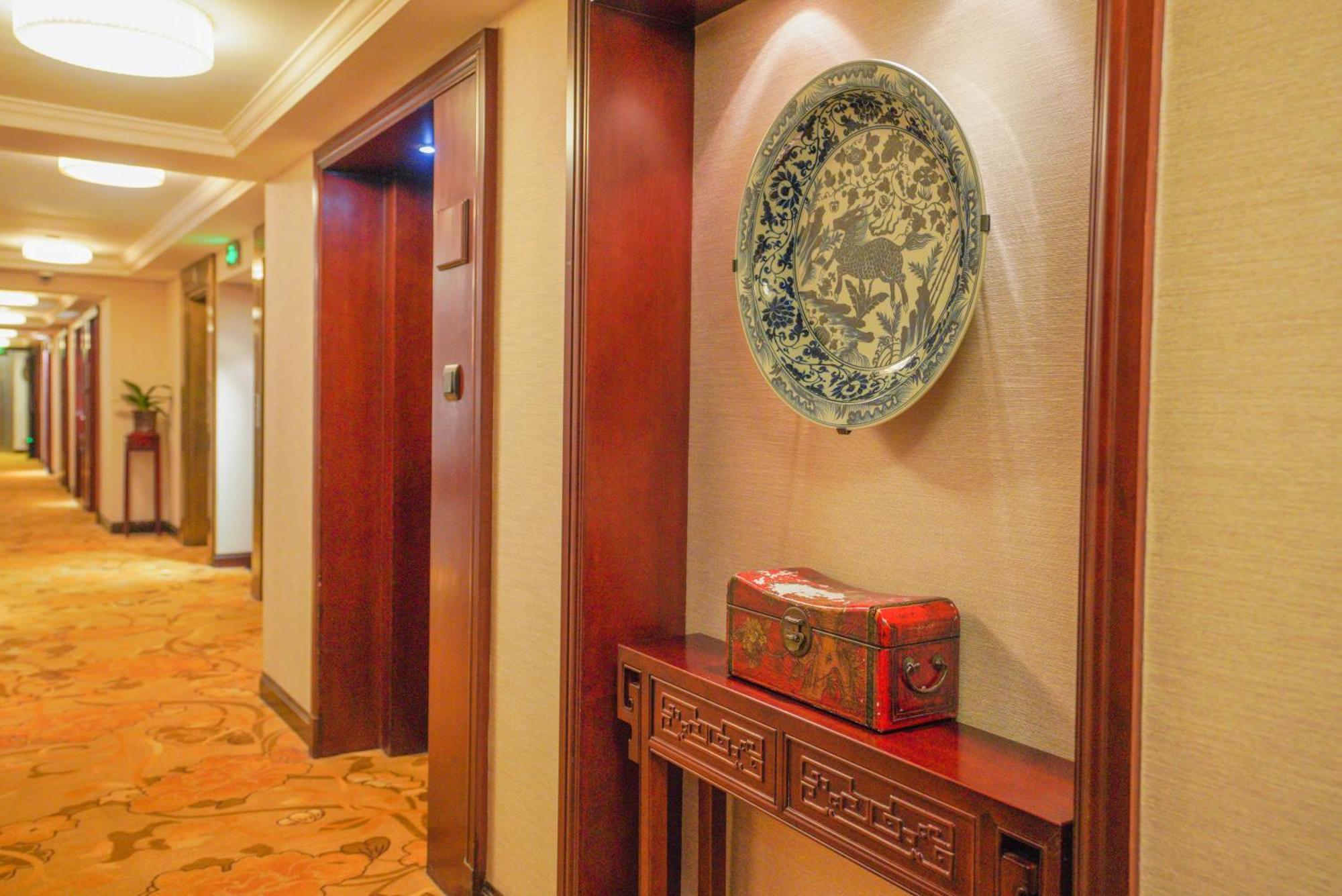 Broadway Mansions Hotel - On The Bund Shanghái Exterior foto